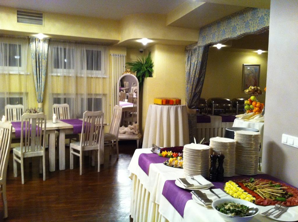 Via Appia Hotel Raszyn Kültér fotó