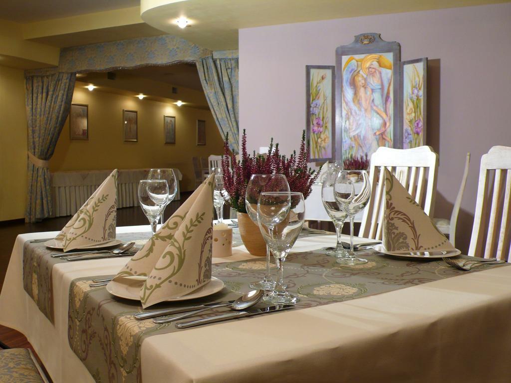 Via Appia Hotel Raszyn Kültér fotó
