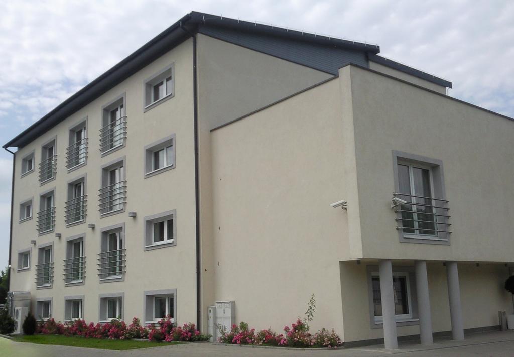 Via Appia Hotel Raszyn Kültér fotó