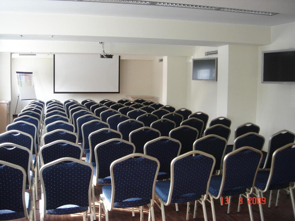 Via Appia Hotel Raszyn Kültér fotó