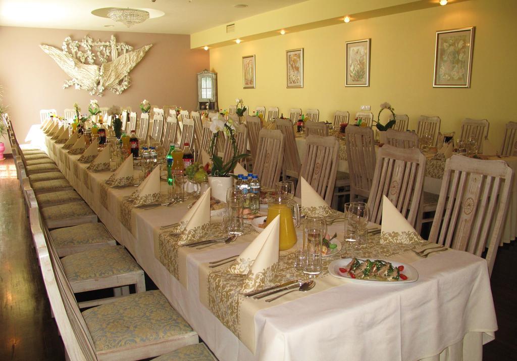 Via Appia Hotel Raszyn Kültér fotó